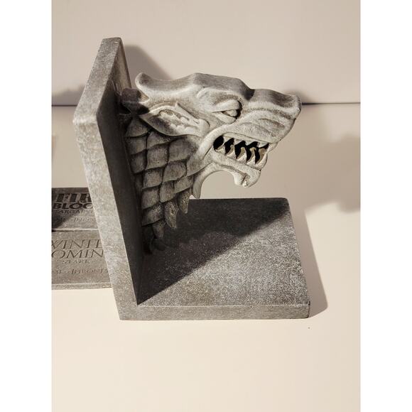 Game of Thrones House of Stark Direwolf Bookends HBO Dark Horse Collectible Gray - Picture 8 of 12